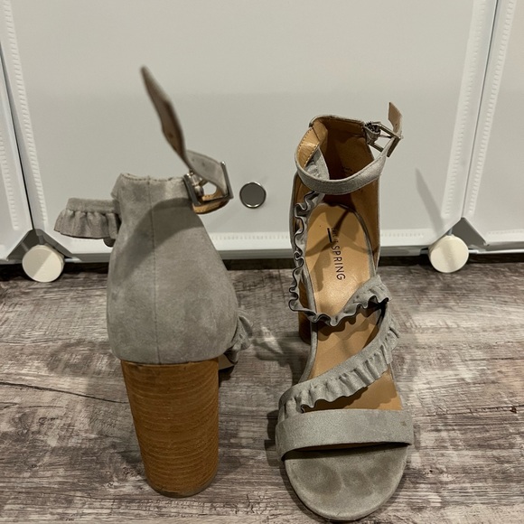 Well Worn Blue-Gray Heels - Picture 3 of 4